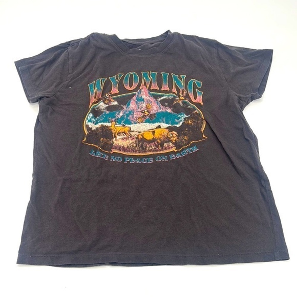 UEC DOE. Wyoming t-shirt size small